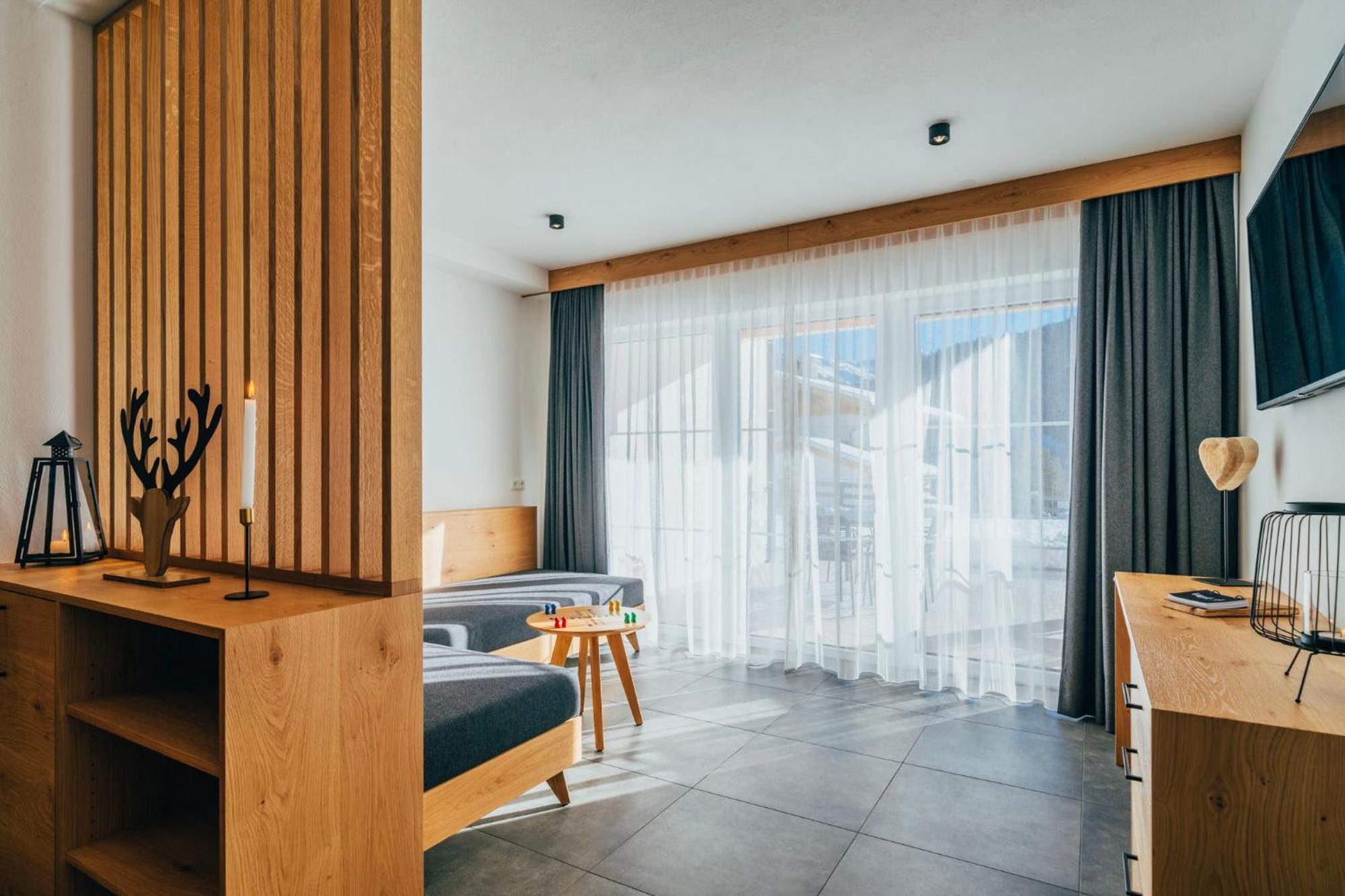 Tillga Glueck - 4 Stars Obertilliach Exterior photo